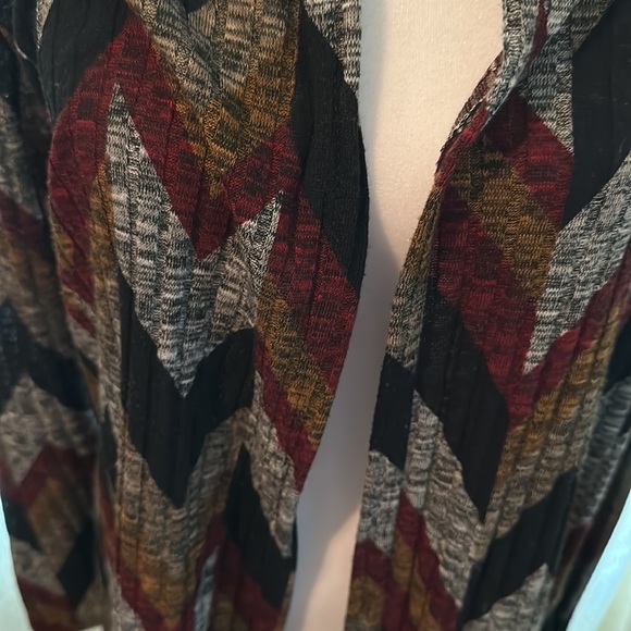 Women’s Lightweight Wrap - Picture 2 of 2